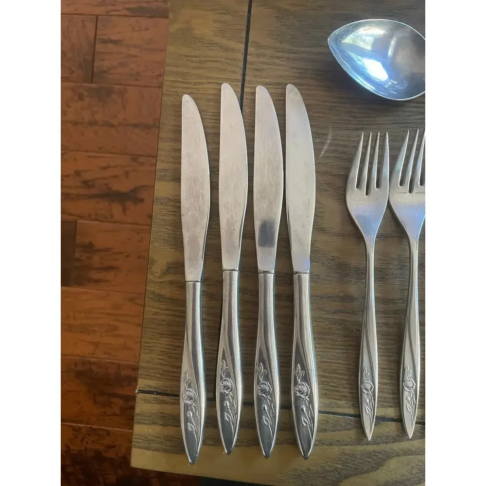 Oneida Community Morning Rose Silverplate Flatware 22 Pc Service for 4